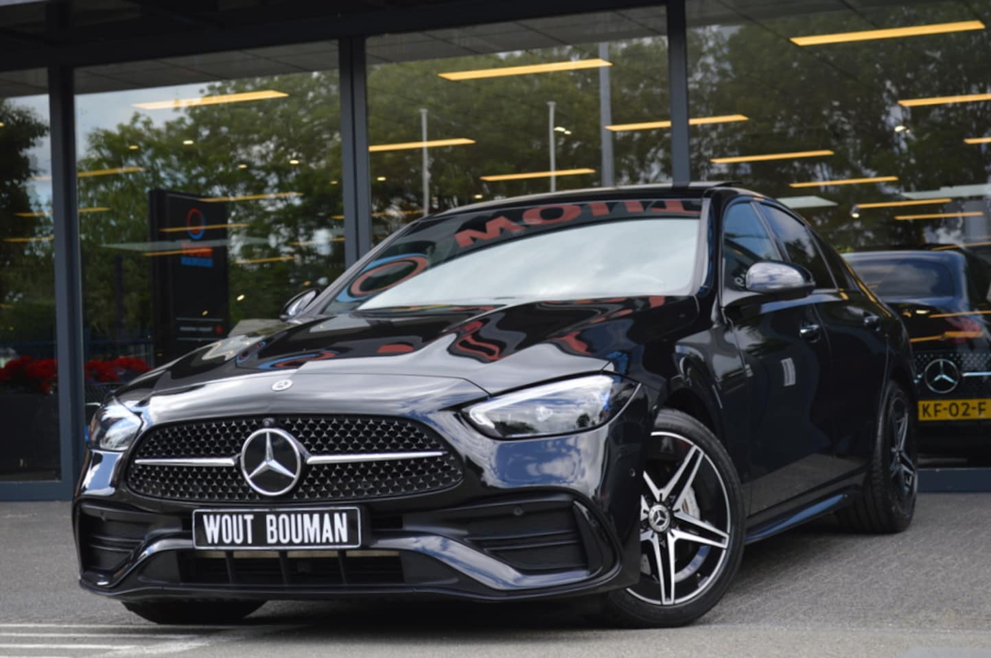 Mercedes-Benz C-klasse - 300 e AMG Led Leder Panorama Memory Camera 360 Head-Up Keyless Pdc - AutoWereld.nl