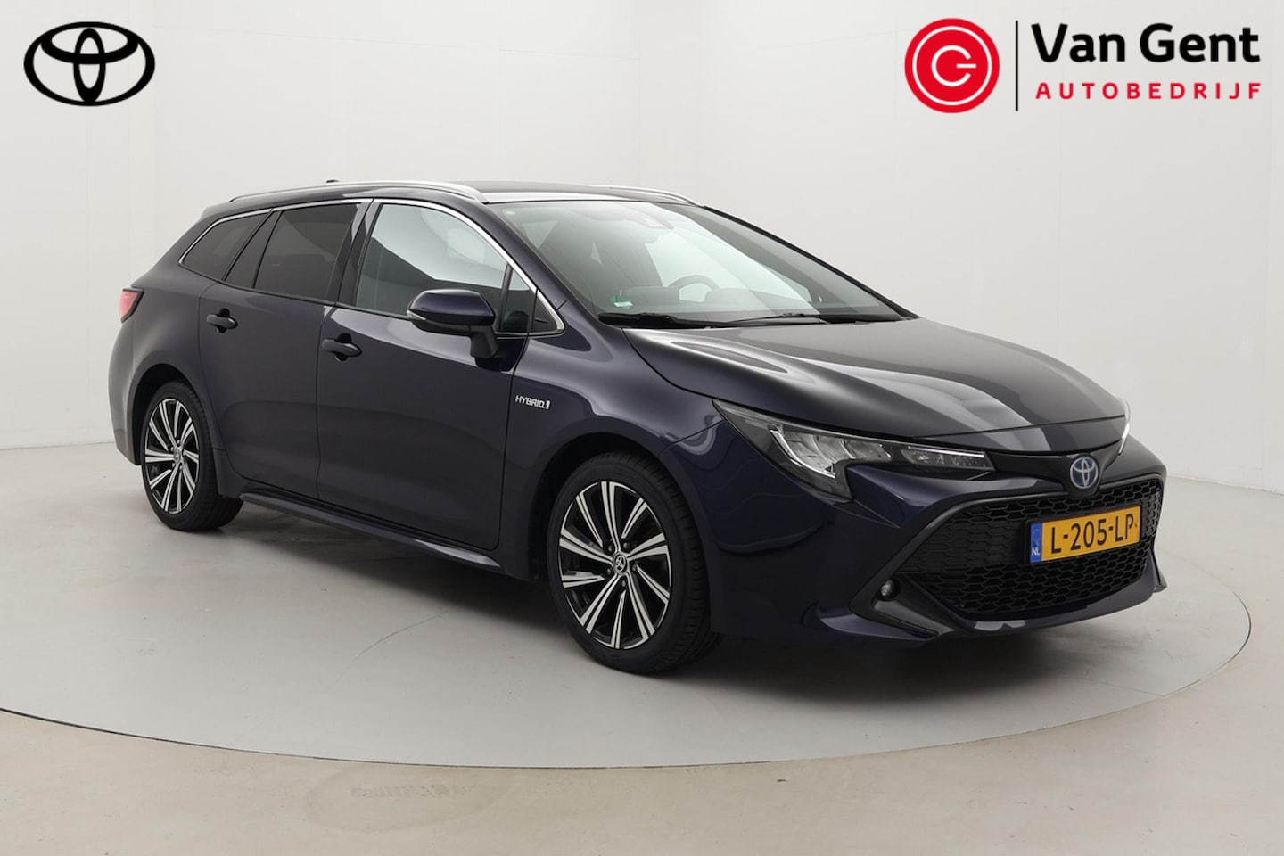 Toyota Corolla Touring Sports - 1.8 Hybrid Dynamic | Trekhaak | Apple Carplay / Android Auto | Stoelverwarming | Adaptive - AutoWereld.nl