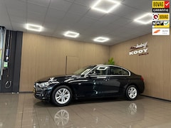BMW 3-serie - 318i Executive * Automaat / Dealer onderhouden / Afn. Trekhaak / LED / Navigatie / NL Auto