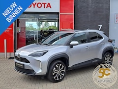 Toyota Yaris Cross - 1.5 Hybrid 115 First Edition APPLE/ANDROID STOEL/STUURVERWARMING NAVI AD-CRUISE PRIVACY-GL