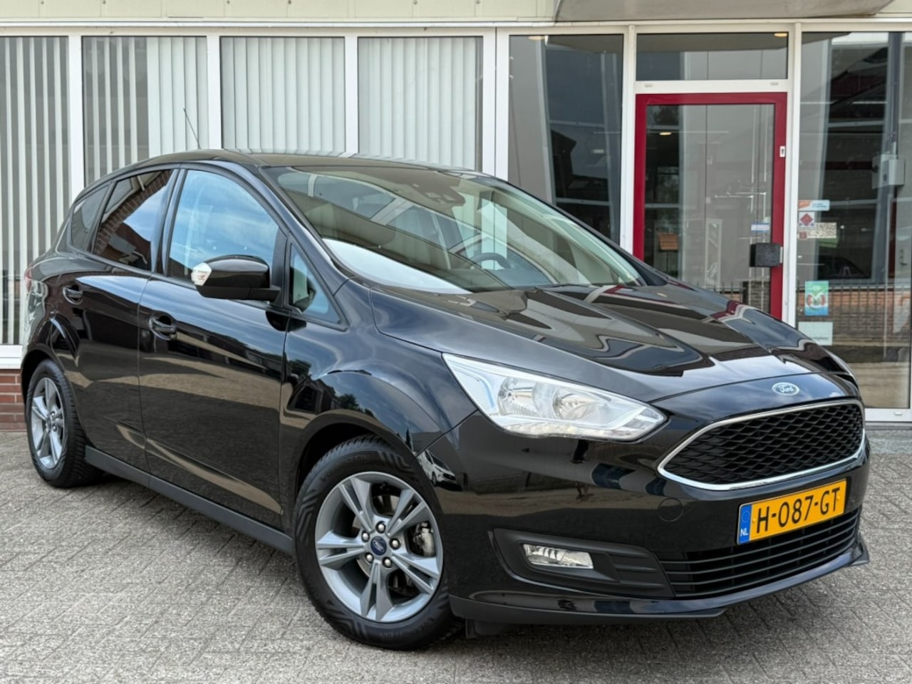 Ford C-Max - 1.0 Titanium I Carplay I Camera I Navi I Trekhaak I Stoelverwarming I Winterpakket I Cruis - AutoWereld.nl