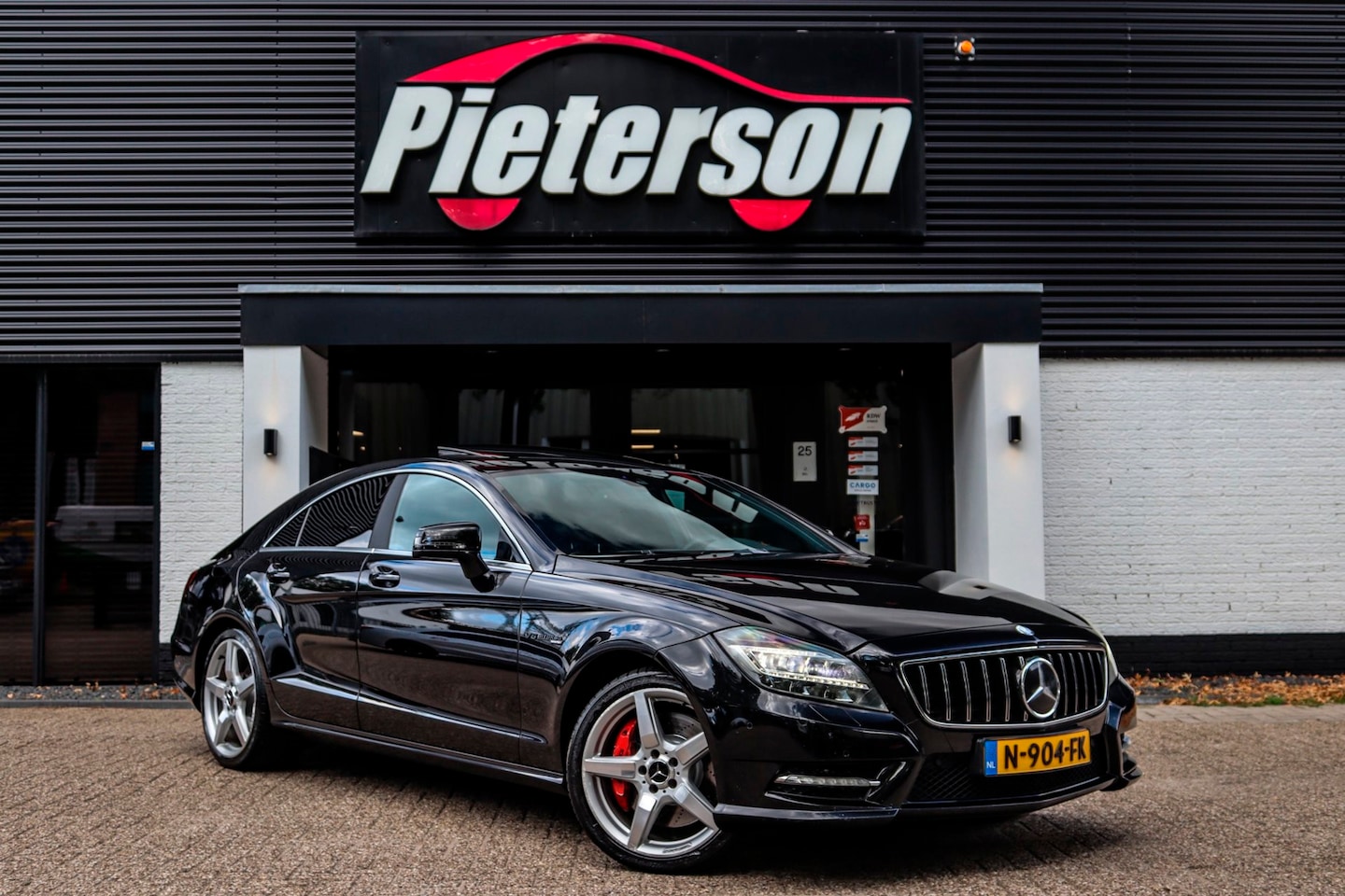 Mercedes-Benz CLS-klasse - 500 4-Matic AMG PANO H&K LEES TEKST - AutoWereld.nl
