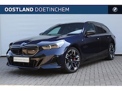 BMW i5 Touring - M60 xDrive / Trekhaak / Panoramadak / Bowers & Wilkins / Comfort Access / Stoelventilatie