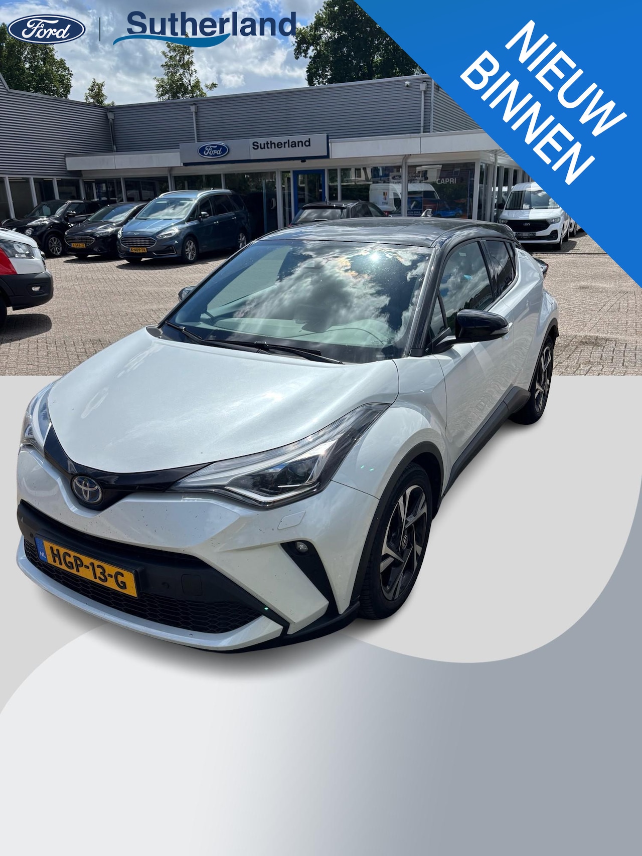 Toyota C-HR - 1.8 Hybrid GR-Sport | Adaptieve Cruise Control | Camera | Stoel & Voorruitverwarming - AutoWereld.nl