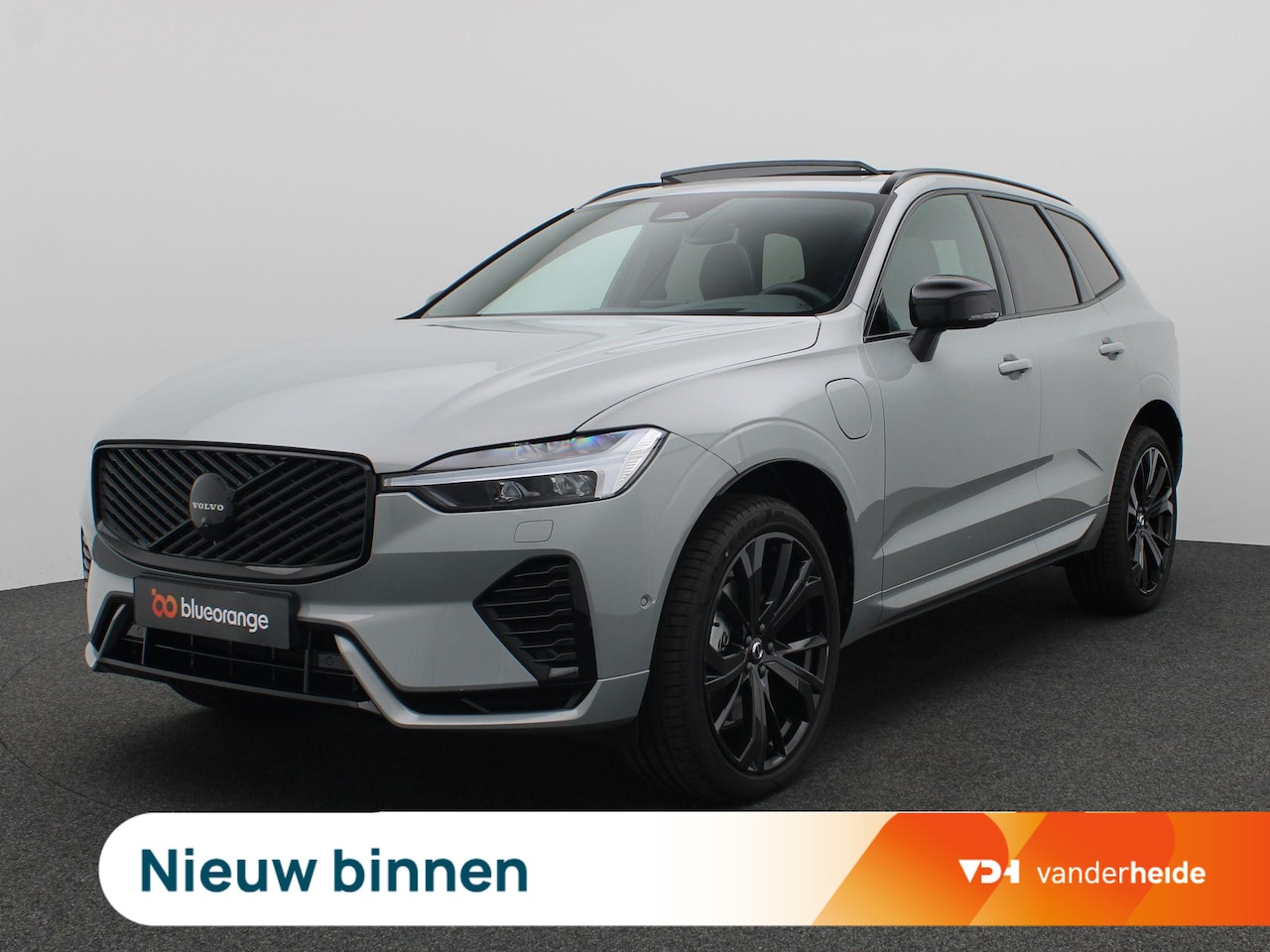Volvo XC60 - 2.0 T8 Plug-in hybrid AWD Plus Dark 455PK Aut. Pano-Schuifdak, 21" LM Velgen, 360gr. Camer - AutoWereld.nl