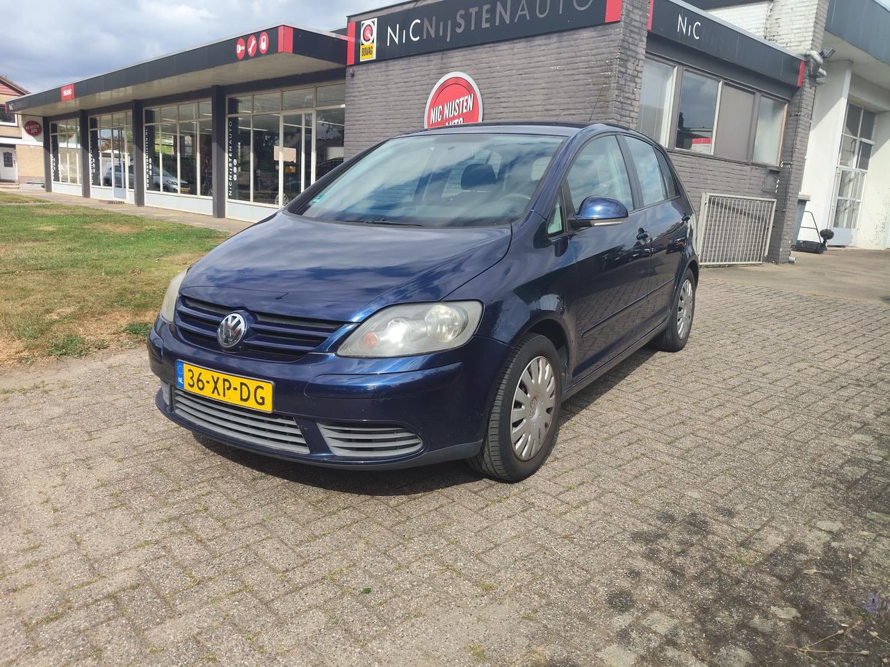 Volkswagen Golf Plus - 1.6 116pk Airco, 5-deurs Apk t/m juli 2027 - AutoWereld.nl