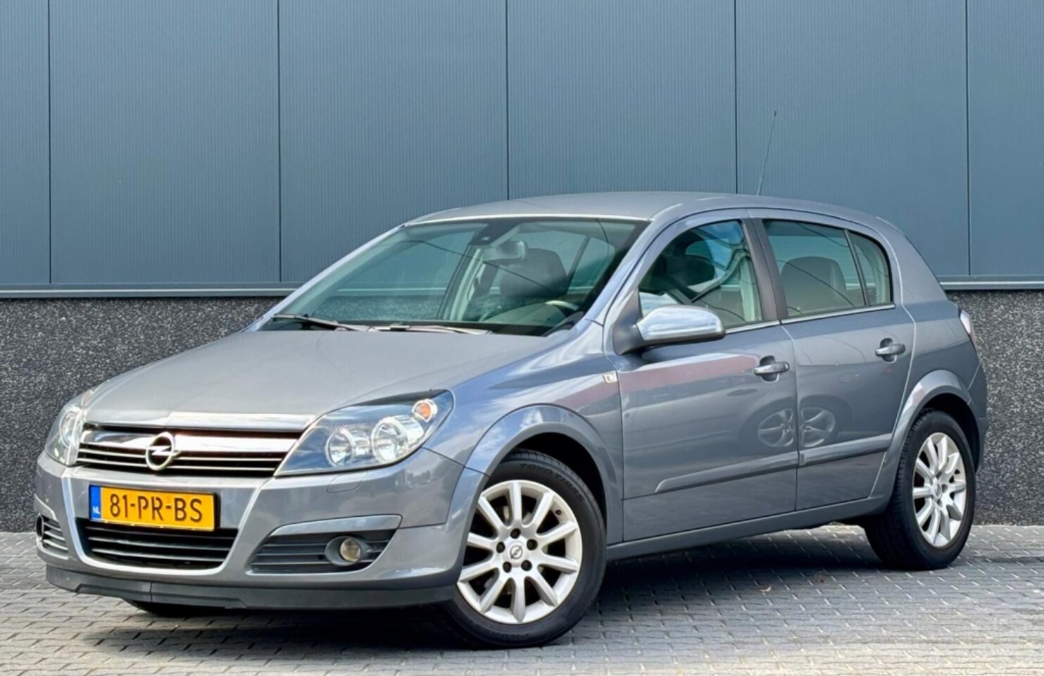 Opel Astra - 1.8 Cosmo 5-deurs | Nieuwe APK | NAP - AutoWereld.nl