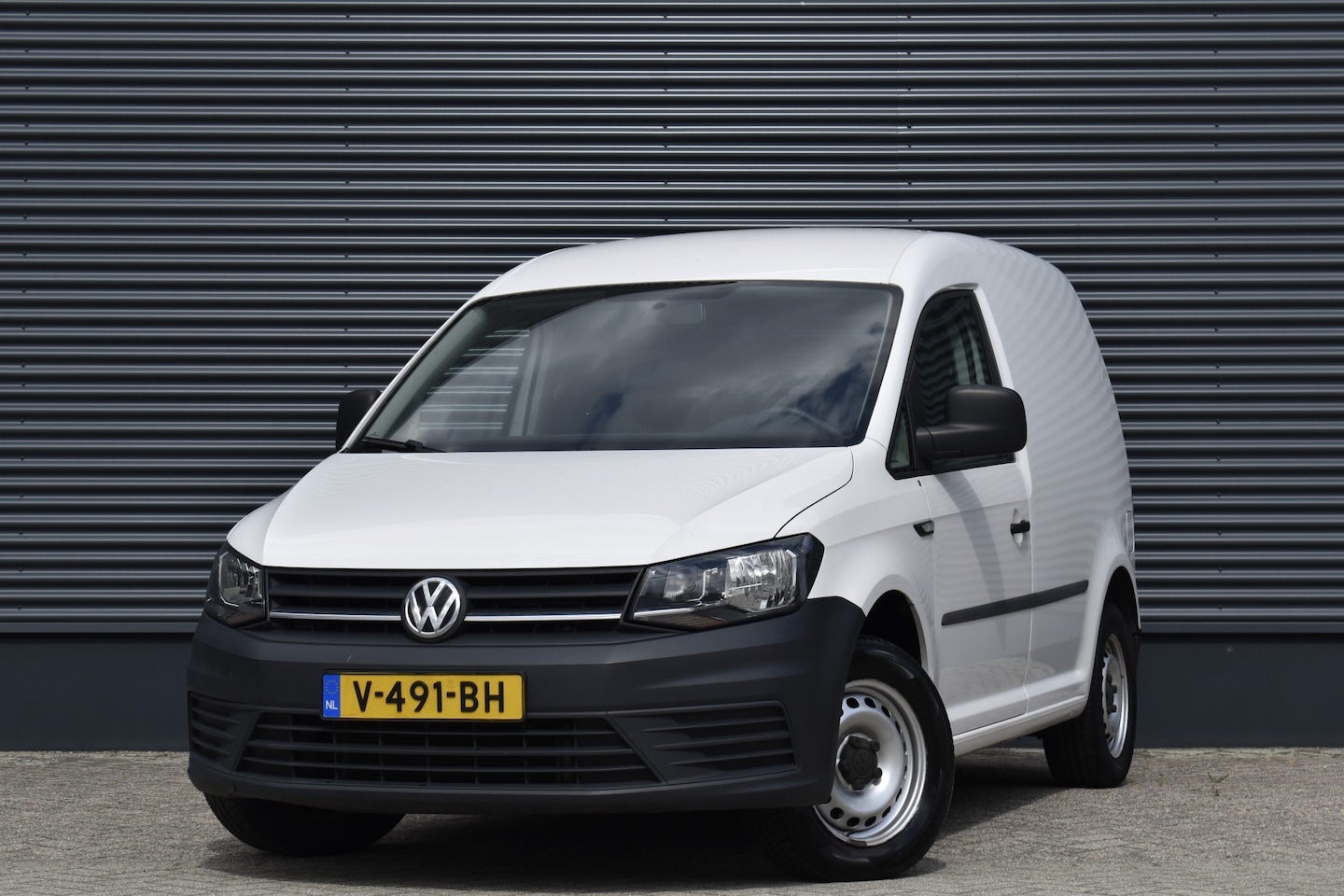 Volkswagen Caddy - 1.6 TDI L1H1 Trendline Trekhaak / Cruise / Carplay / Airco - AutoWereld.nl