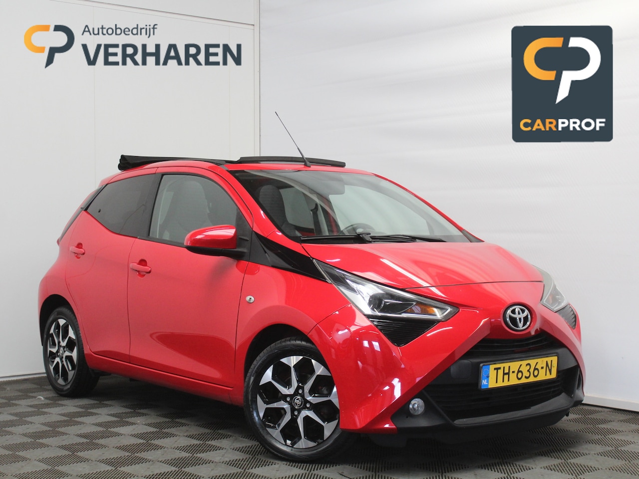 Toyota Aygo - 1.0 VVT-i x-clusiv Cabrio Top AIRCO | CAMERA | CARPLAY | LED | DAB | LMV15 | STB | ELRM/SP - AutoWereld.nl