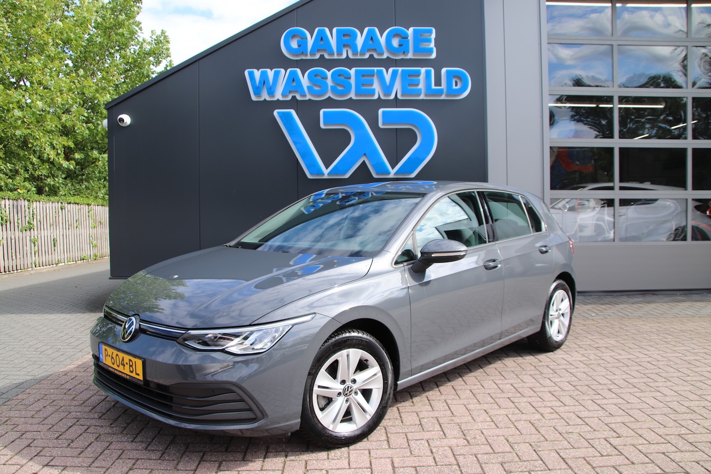 Volkswagen Golf - 1.0 TSI Life Trekhaak/Camera+park.sens/Carplay/4Seiz-banden - AutoWereld.nl