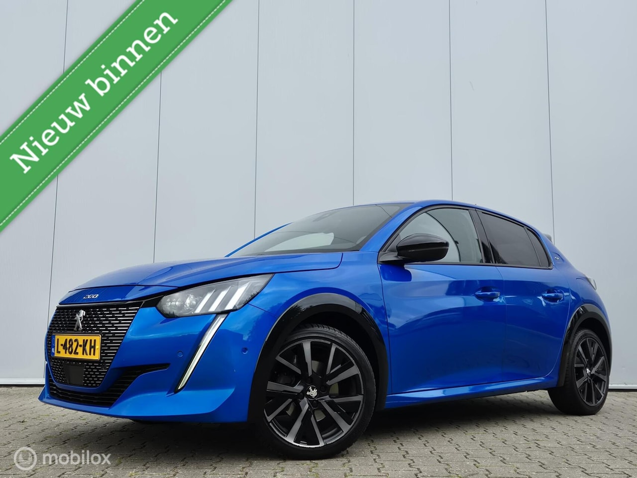 Peugeot 208 - 1.2 PURETECH GT PACK AUTOMAAT/FULL LED/KEYLESS/ADAPTIVE CRUISE/PARK ASSIST/CAMERA/CARPLAY - AutoWereld.nl