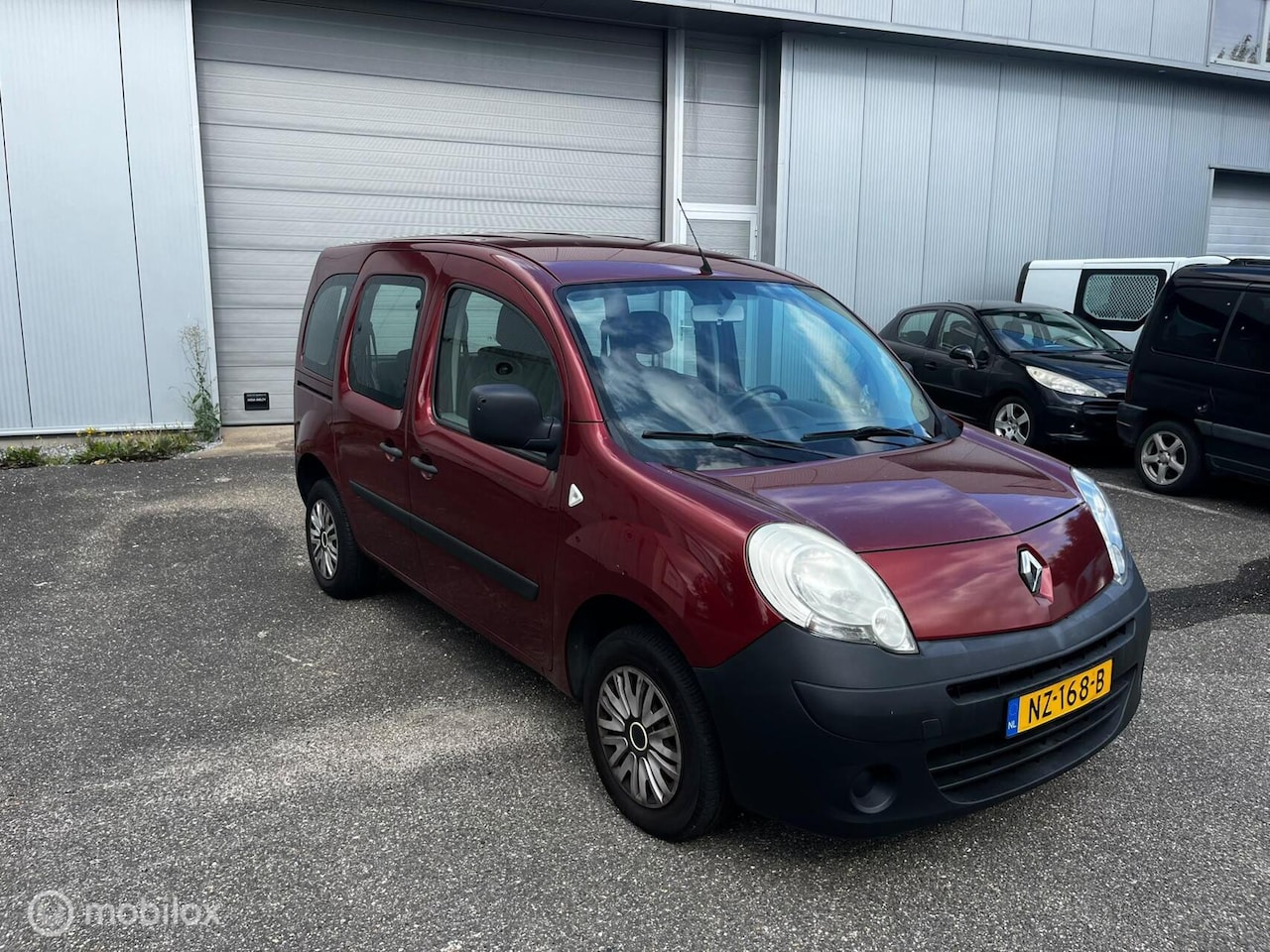 Renault Kangoo Family - 1.6 Airco / Nieuwe apk / Nieuwe banden - AutoWereld.nl
