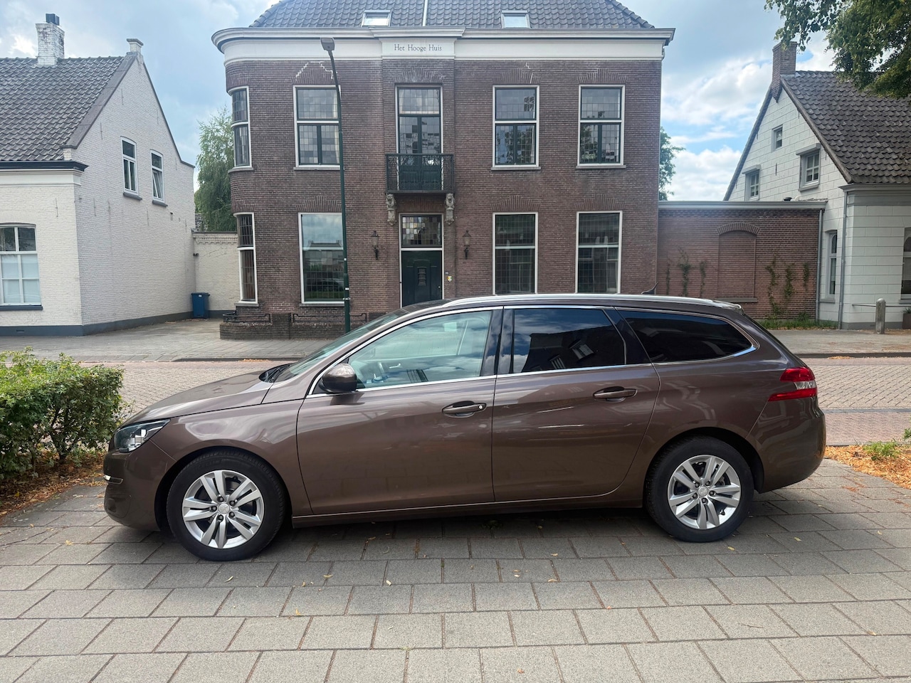 Peugeot 308 SW - 1.2 e-THP Blue Lease Executive AUTOMAAT EERSTE EIGENAAR DEALER ONDERHOUDEN - AutoWereld.nl