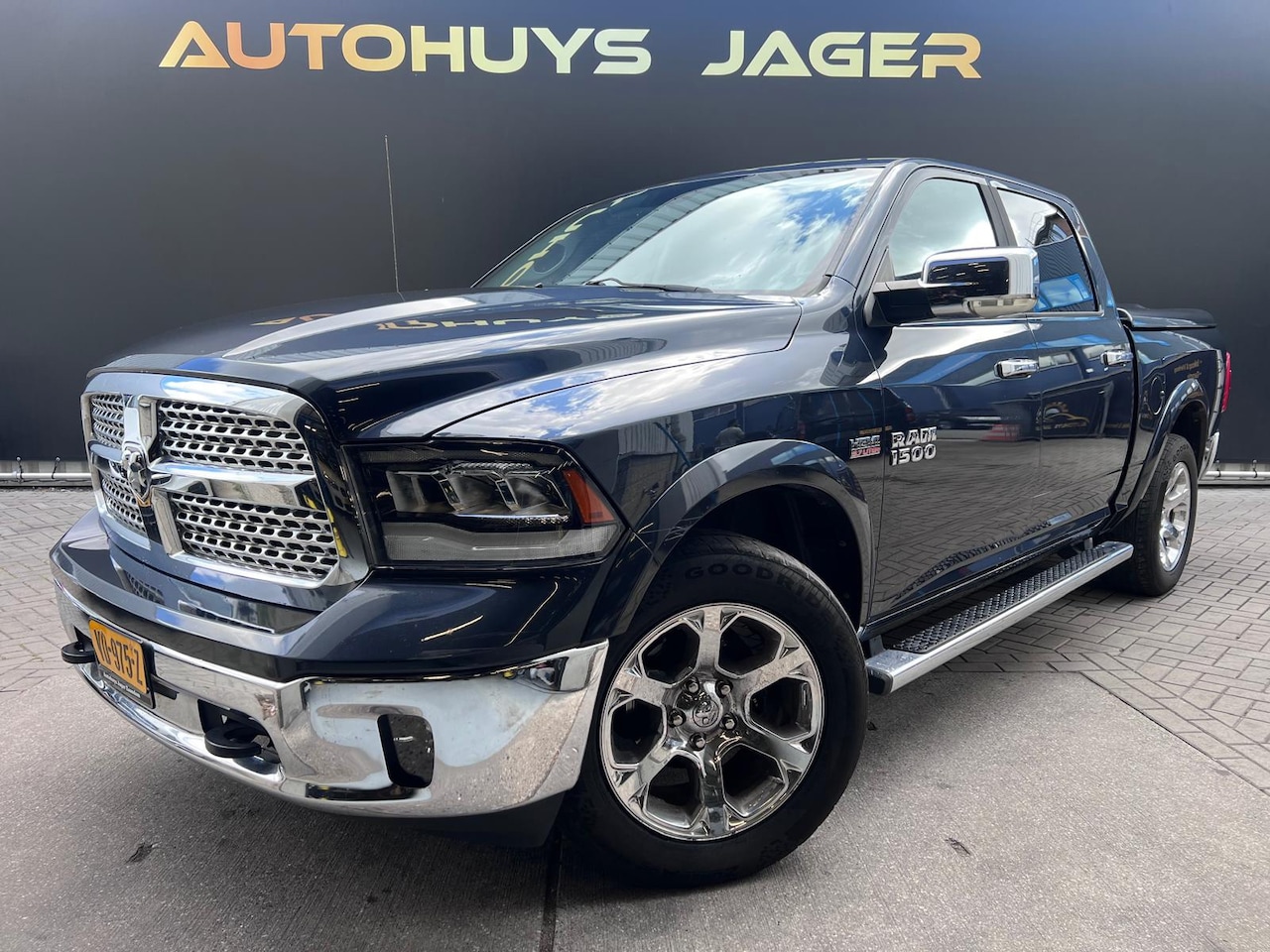 Dodge Ram 1500 - 5.7 V8 4x4 Quad Cab 6'4 5.7 V8 4x4 Quad Cab 6'4 - AutoWereld.nl