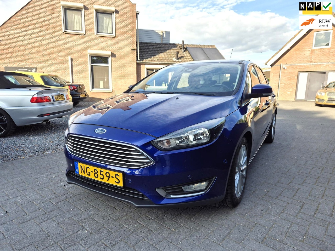 Ford Focus - 1.0 Titanium Navi Clima Cruise Trekhaak Bouwjaar 2017 - AutoWereld.nl
