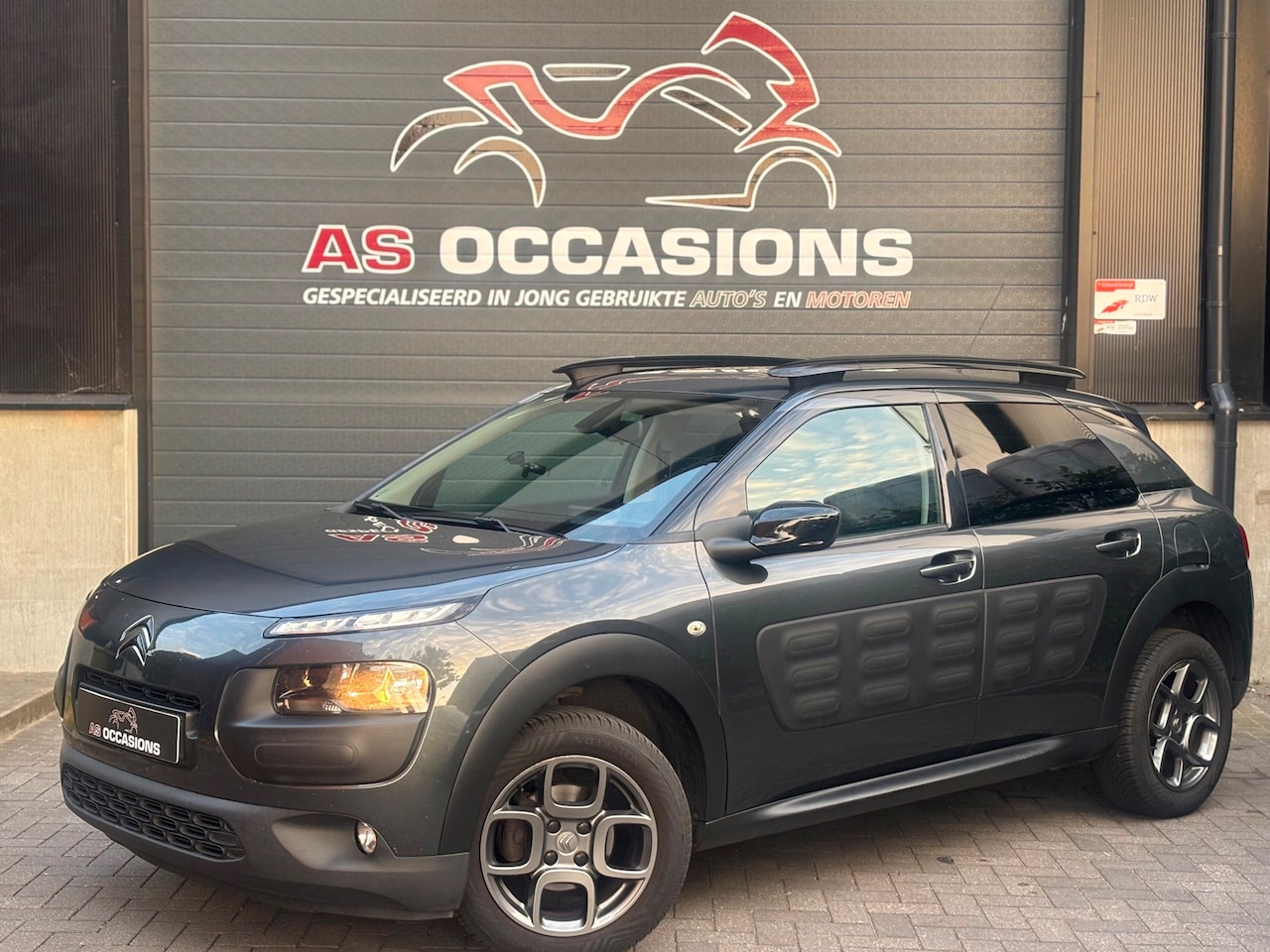 Citroën C4 Cactus - 1.2 PureTech Shine - Cam - Navi - BT - AutoWereld.nl
