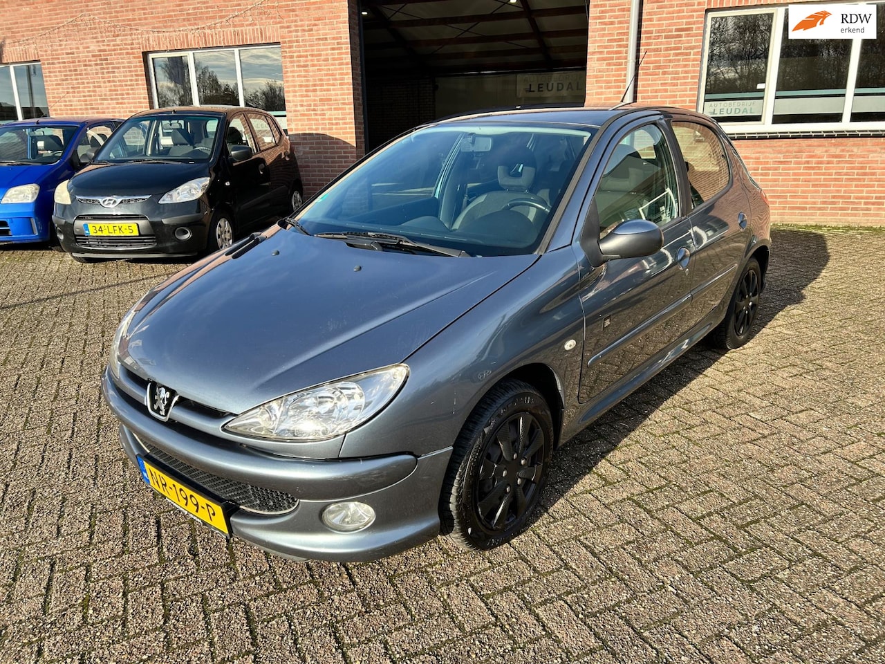 Peugeot 206 - 1.4 XS-line // 5 deurs // Airco //APK 6-4-2027 - AutoWereld.nl