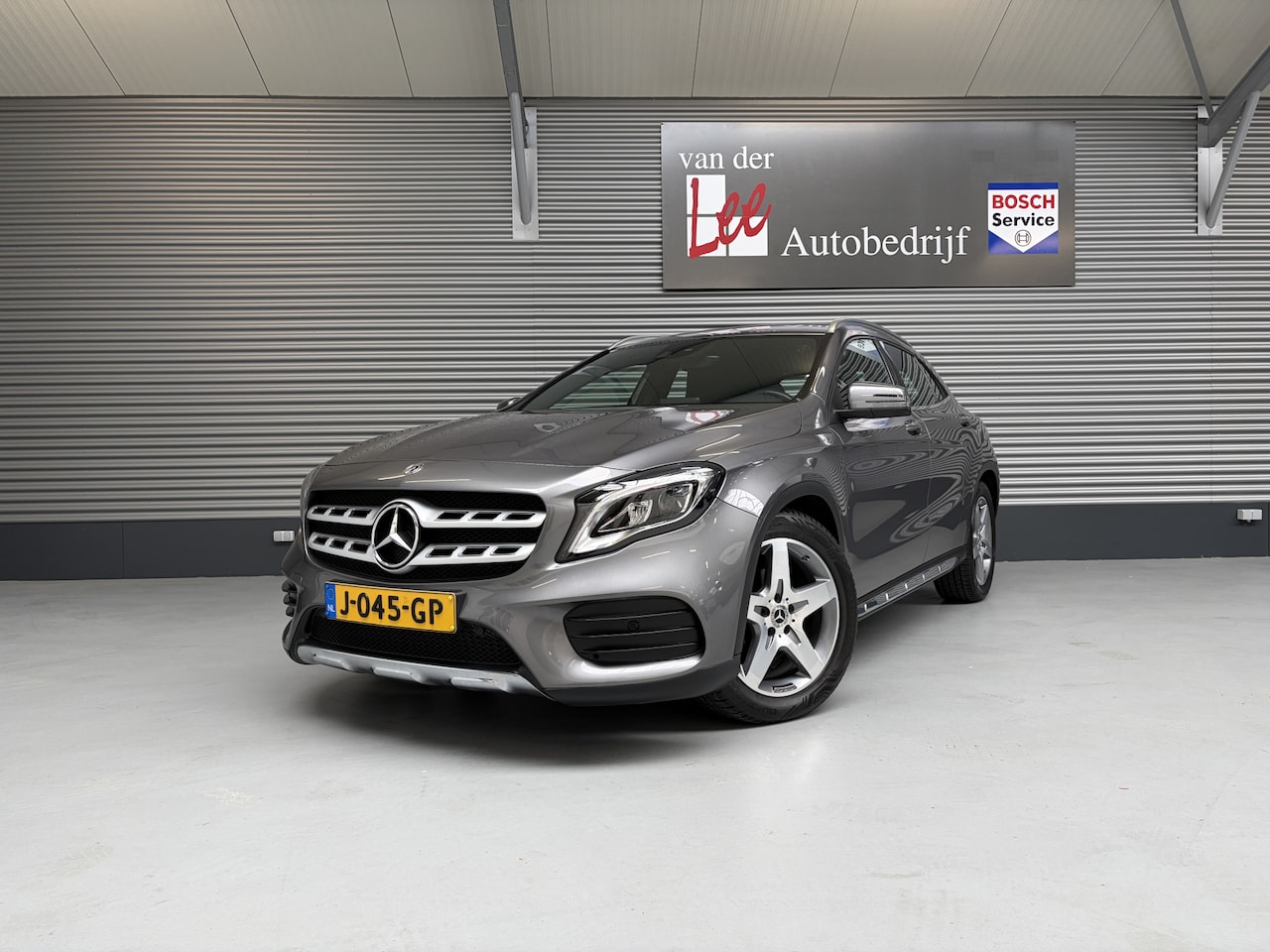 Mercedes-Benz GLA-Klasse - 180 BUSINESS SOLUTIONS AMG/PDC/CAM/CARPLAY/ENZ - AutoWereld.nl
