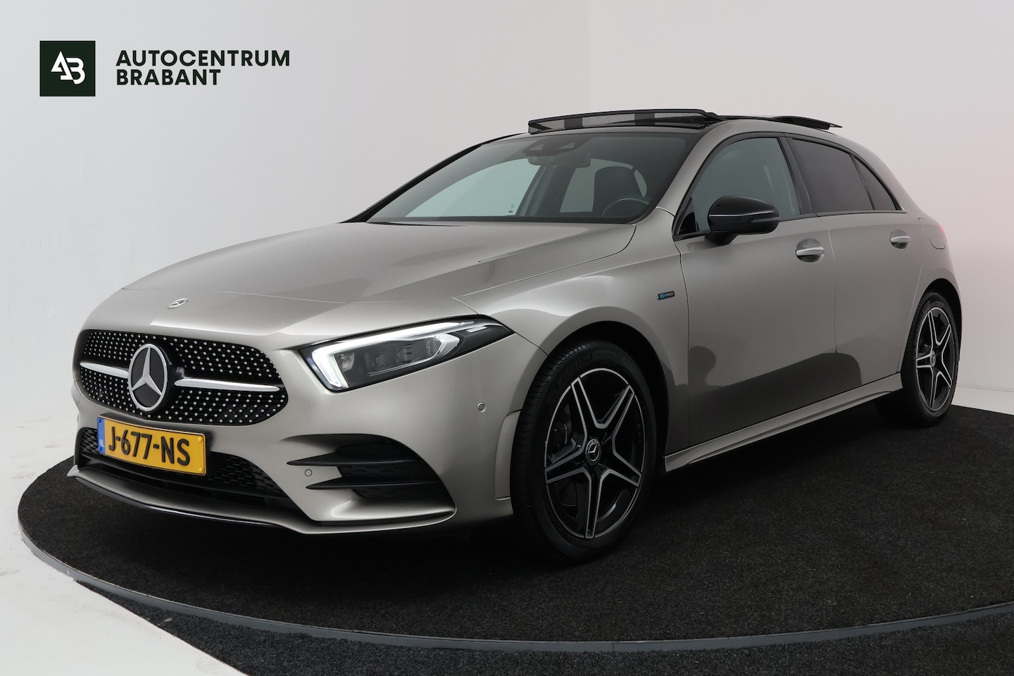 Mercedes-Benz A-klasse - 250 e Business Solution AMG Limited (PANORAMADAK, SFEER, STOELVERWARMING, ELEKTR STOELEN, - AutoWereld.nl