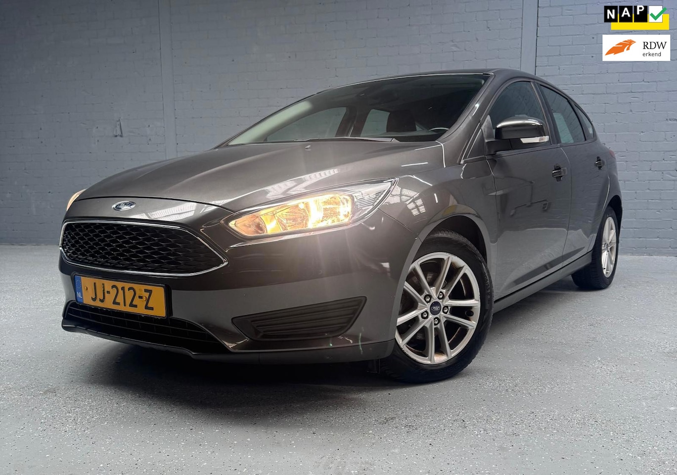Ford Focus - 1.0 | NAP | PDC | CRUISE | NAVI - AutoWereld.nl