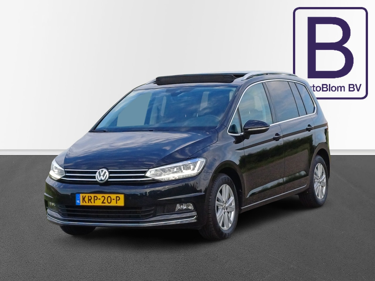 Volkswagen Touran - 1.5 TSI Highline / Trekhaak / Panodak / Carplay - AutoWereld.nl