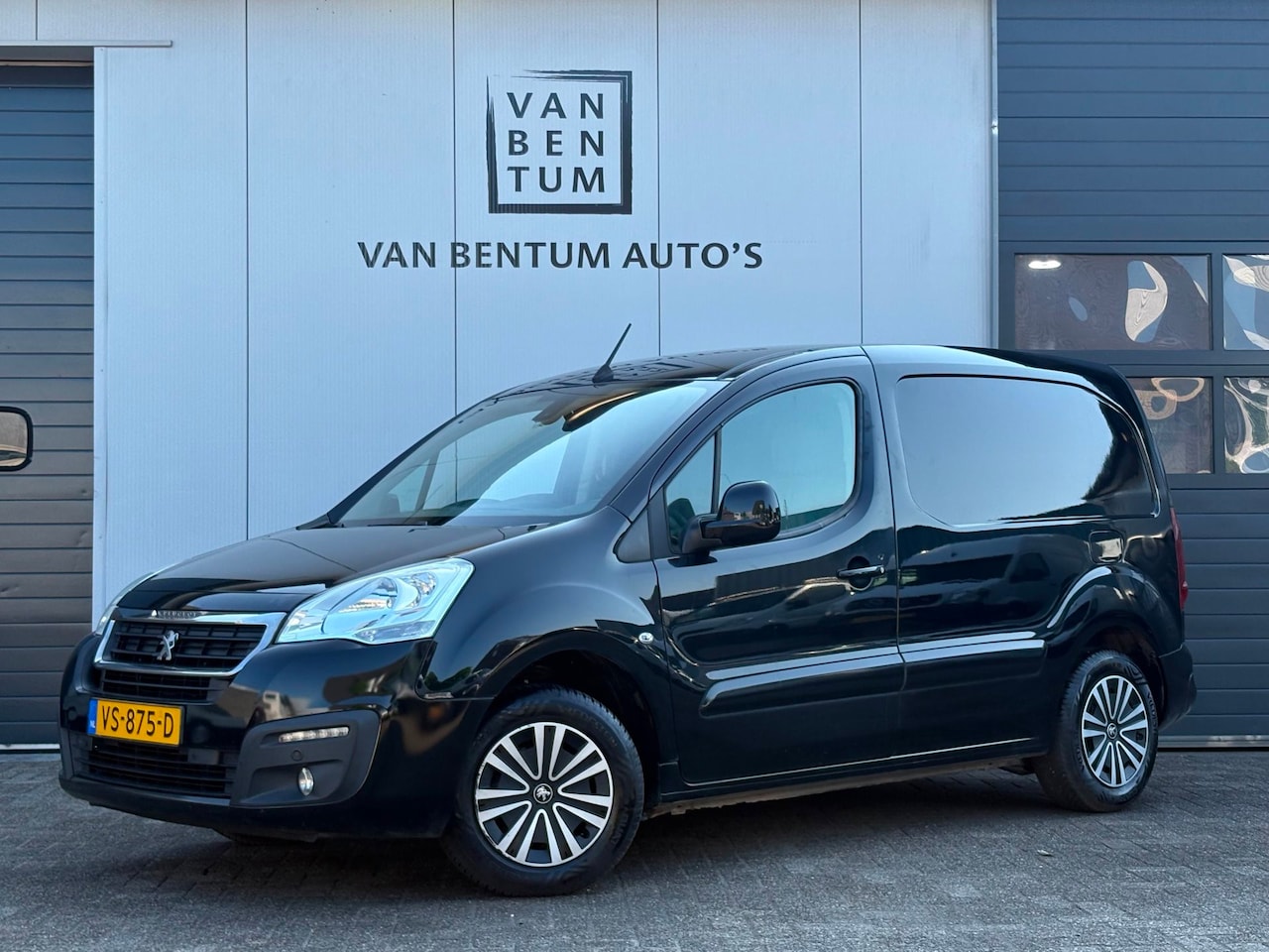 Peugeot Partner - 1.6BlueHDi 100pk 3-Pers. FUELPOMP DEFECT! - AutoWereld.nl