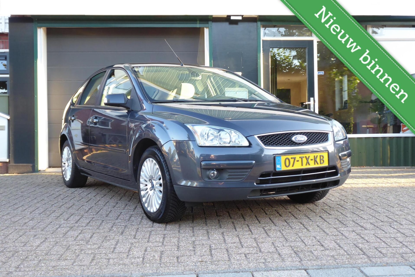 Ford Focus - 1.6-16V Ghia 1.6-16V Ghia, 2007, Dealer onderhouden, 177154 km - AutoWereld.nl