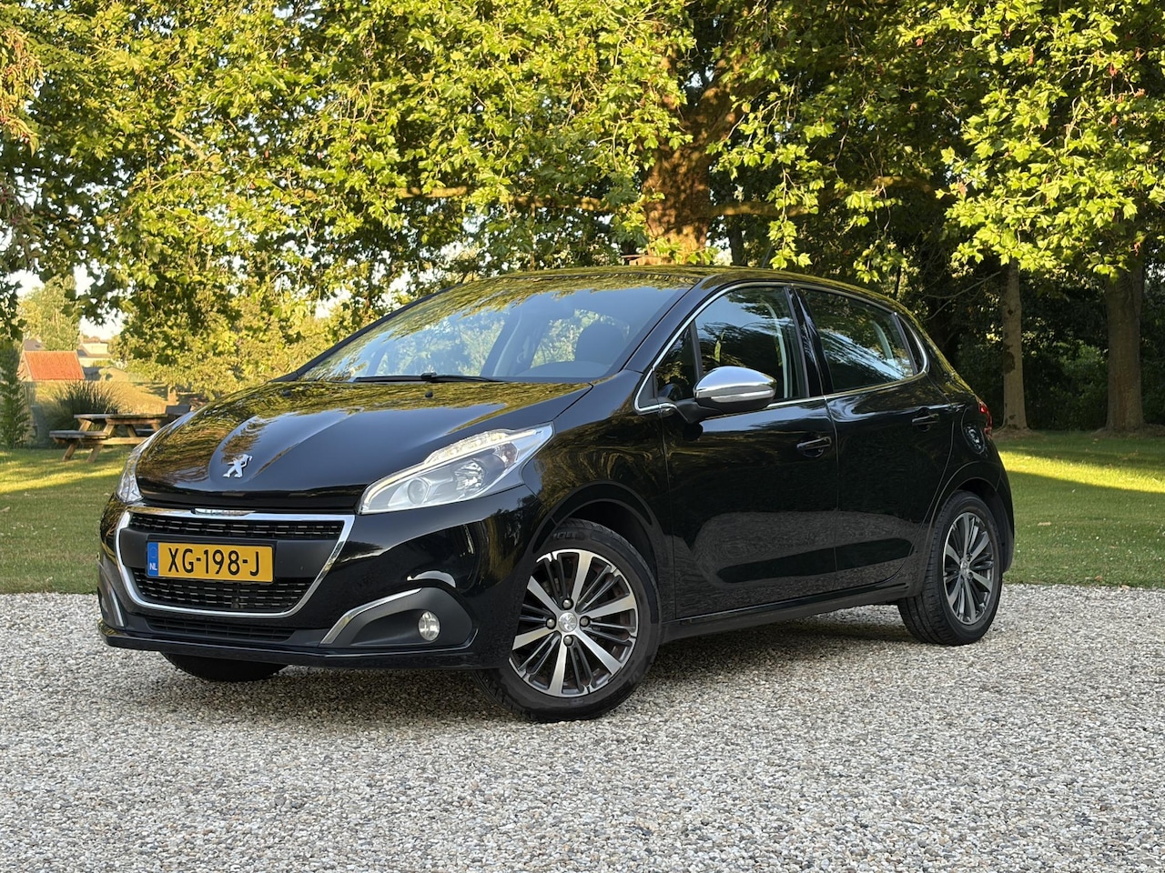 Peugeot 208 - 1.2, AC,Carplay,Cruise*Gr.Onderhoud t.w.v. €3400* - AutoWereld.nl