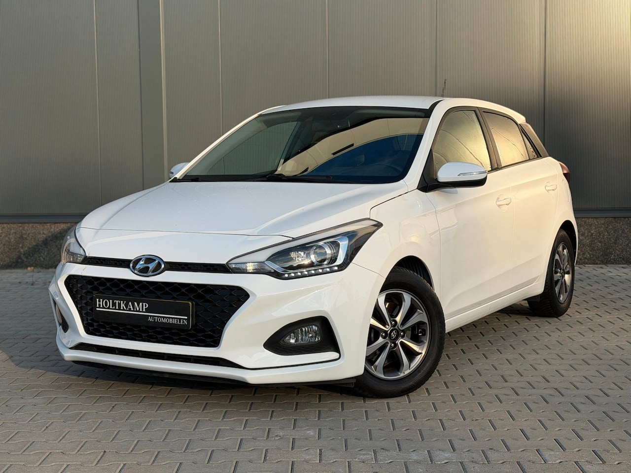 Hyundai i20 - 1.0 T-GDI Comfort | AUTOMAAT | CRUISE | CARPLAY | LANE ASSIST | CLIMA | ACHTERUIT CAMERA - AutoWereld.nl