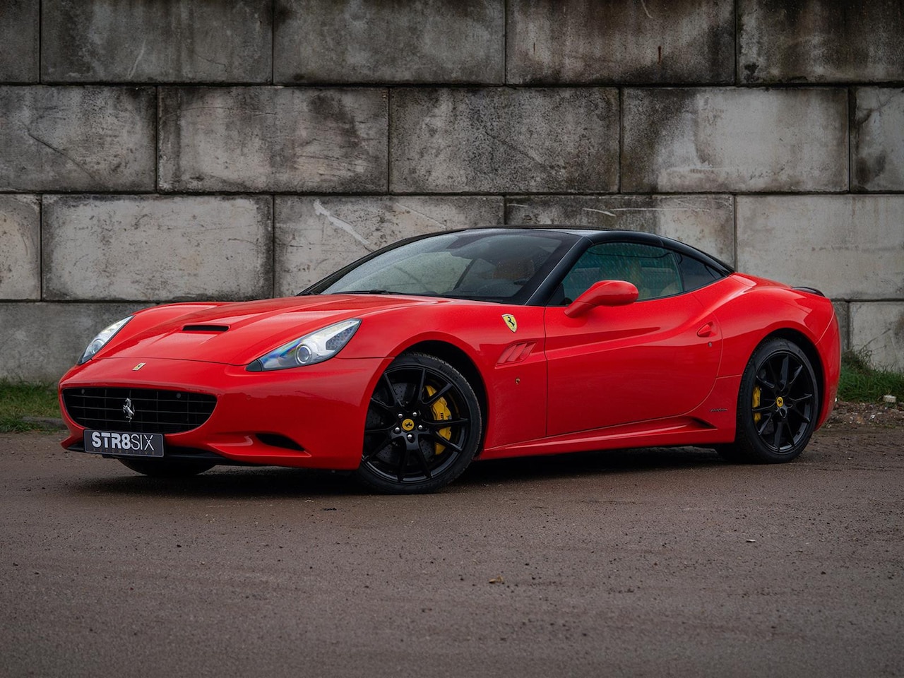 Ferrari California - 4.3 V8 466PK (2010) | 18.474 km | NL Auto | 1e Eigenaar | Carbon Ceramic | Hardtop | CarPl - AutoWereld.nl