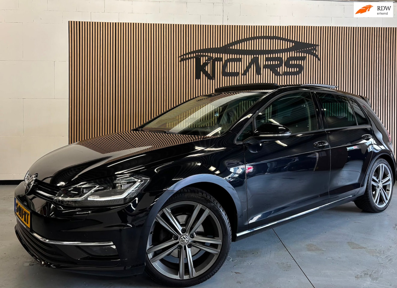 Volkswagen Golf - 1.4 TSI Highline Business R|Pano|Carplay|Virtual|Stlverwarming| - AutoWereld.nl