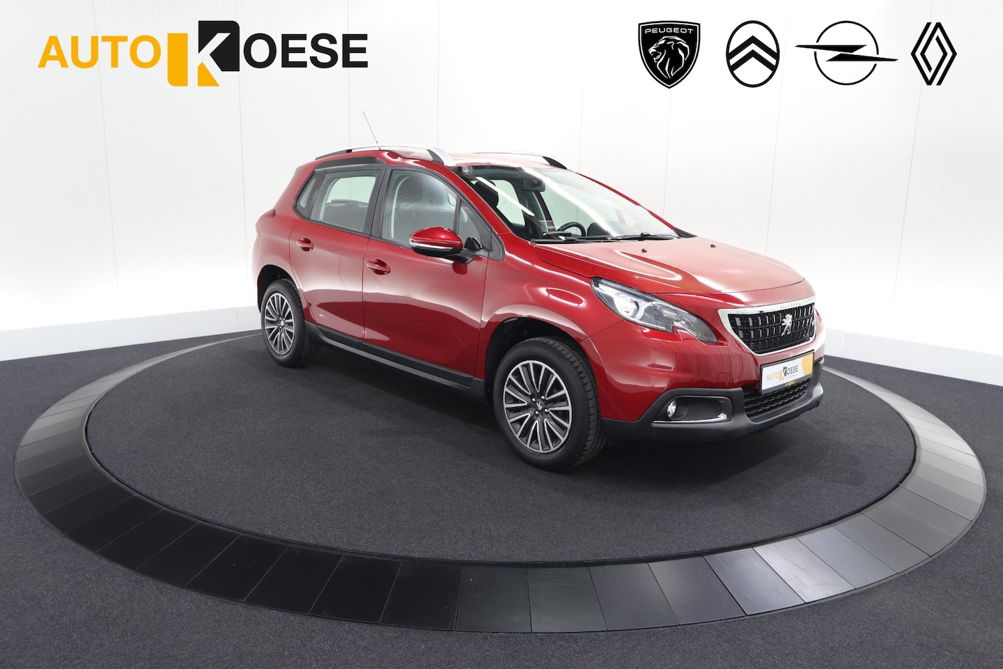 Peugeot 2008 - PureTech 110 Blue Lion | Trekhaak | Apple Carplay | Cruise Control | Parkeersensoren - AutoWereld.nl