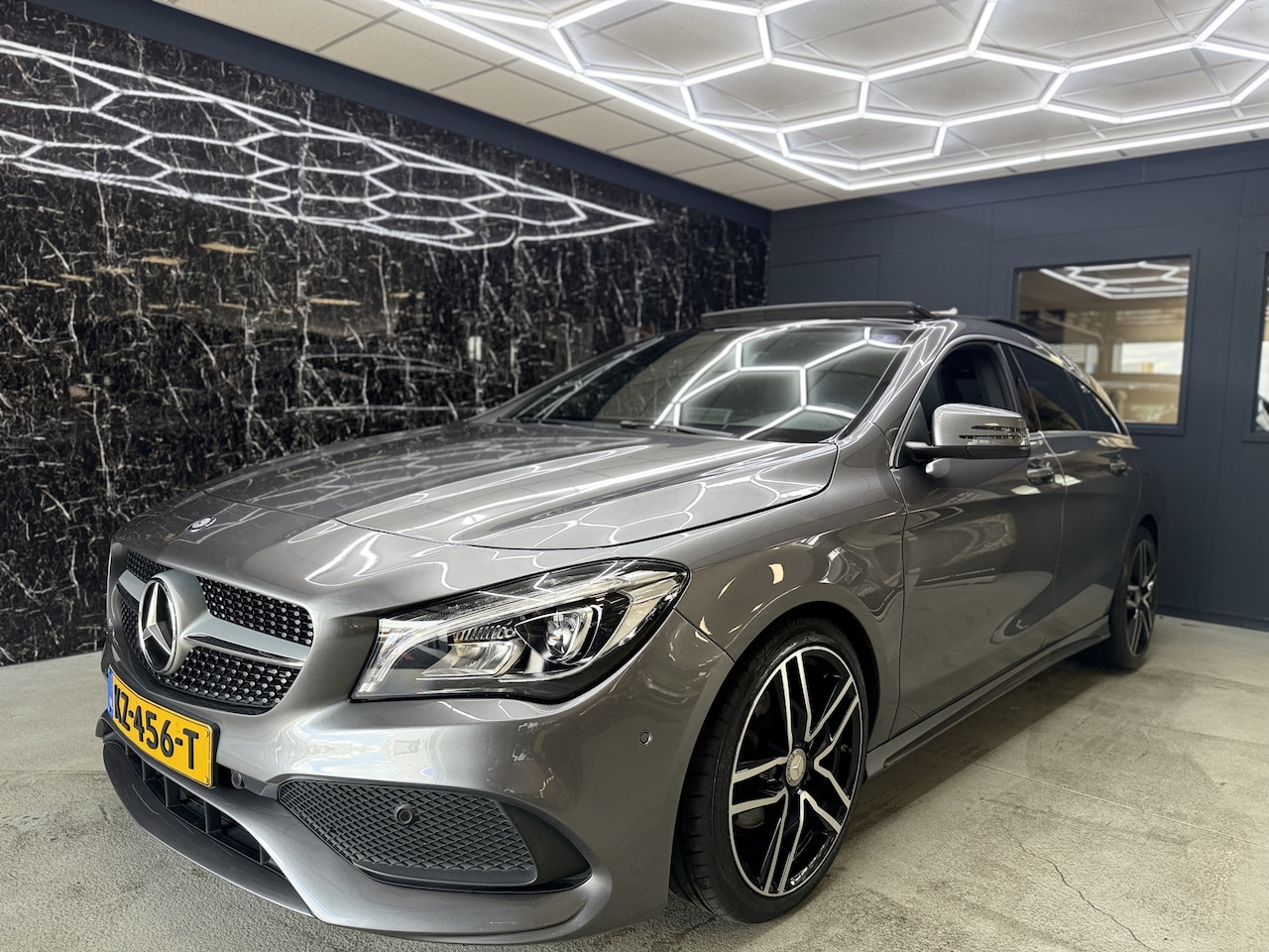 Mercedes-Benz CLA-klasse Shooting Brake - PANO / 123 UITLAAT KLEP 180 Ambition - AutoWereld.nl