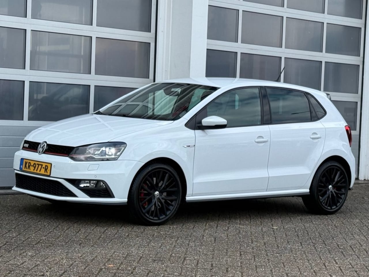 Volkswagen Polo - 1.8 TSI 192PK AUT. Xenon Navi Pdc Stoelverw Keurige auto! - AutoWereld.nl