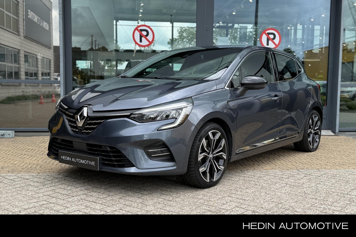 Renault Clio - 1.6 E-Tech Hybrid 140 Intens | 17'' lichtmetaal + allseason banden | 360 camera | Navigati - AutoWereld.nl
