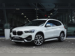 BMW X1 - xDrive25e M Sport Automaat / Panoramadak / Sportstoelen / Comfort Access / Active Cruise C