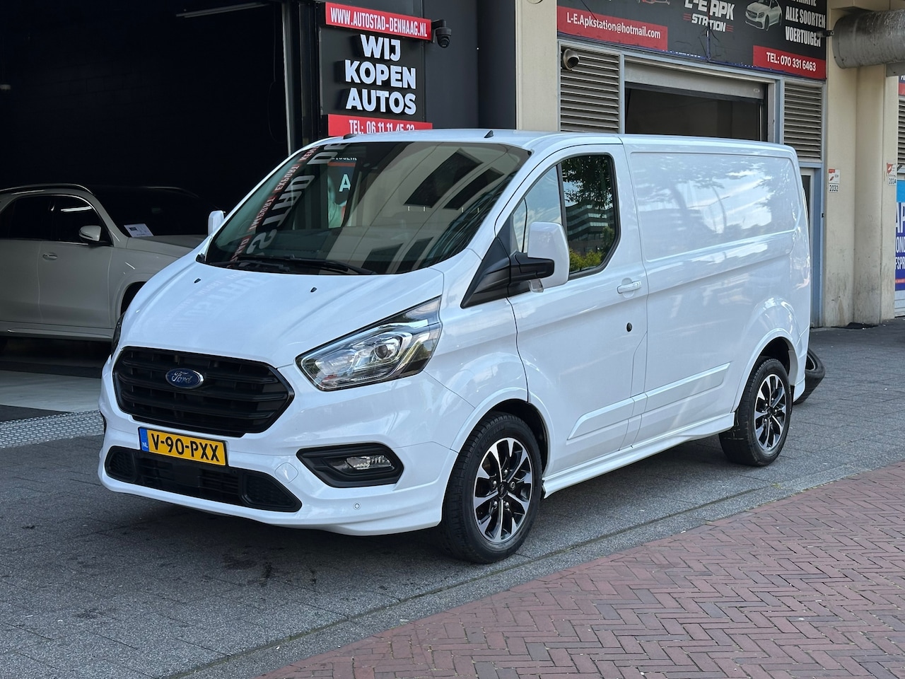 Ford Transit Custom - 310 2.0 TDCI L1H1 Sport Leer Navi Camera Airco PDC Stoelverwarming - AutoWereld.nl
