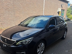 Peugeot 308 - 1.2 PureTech Blue Lease Executive