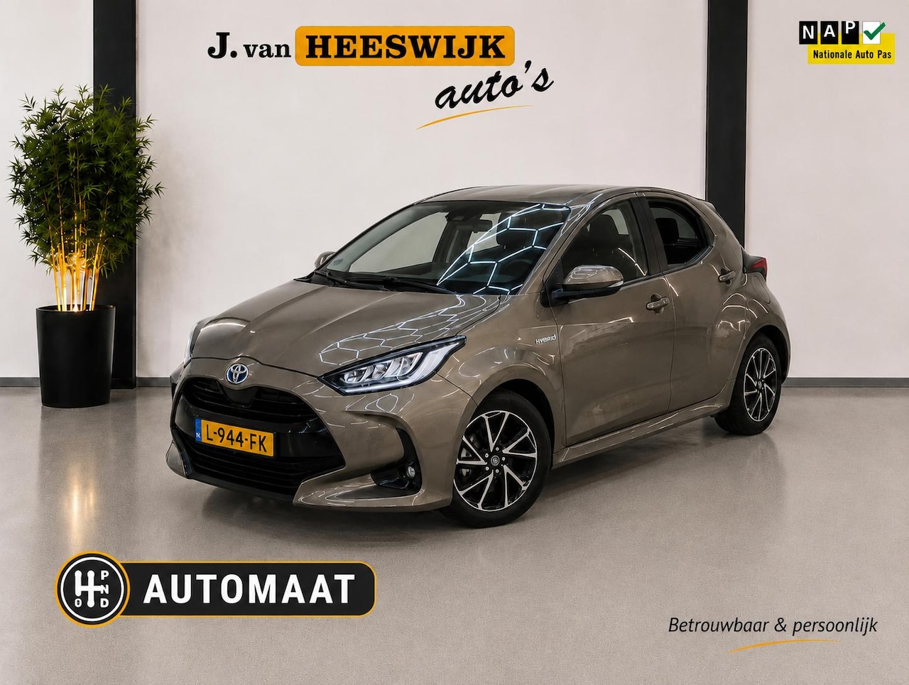 Toyota Yaris - 1.5 Hybrid Dynamic Automaat | Ecc | keyless | Navigatie | Apple Carplay/Android | Camera - AutoWereld.nl