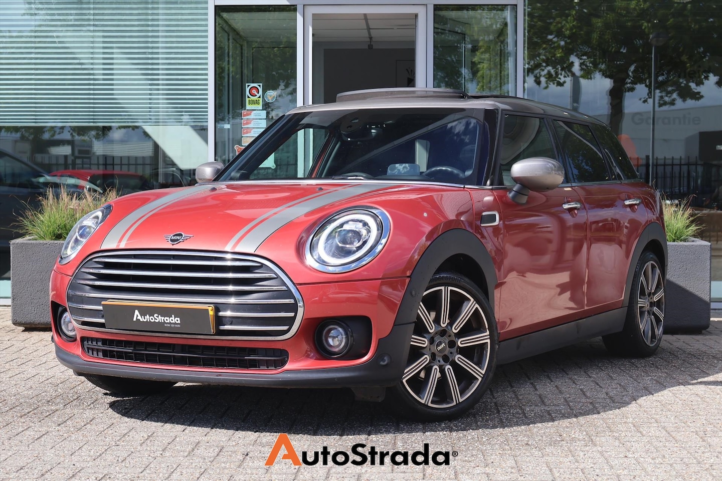 MINI Clubman - Mini (f54) 1.5 Chili 136pk AUT I Pano I Harman Kardon I Leder I Head-up I LED - AutoWereld.nl