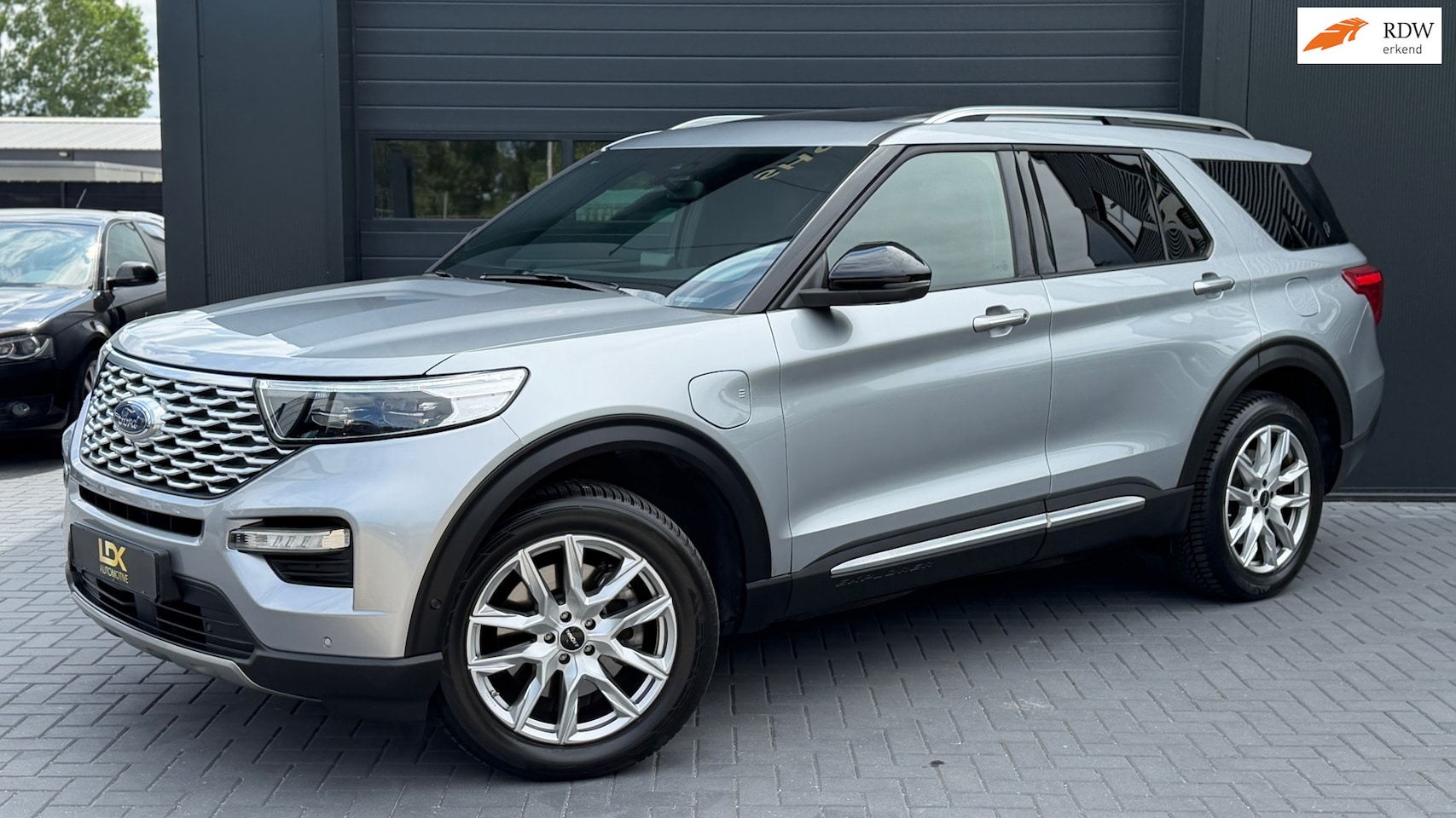 Ford Explorer - 3.0 V6 EcoBoost PHEV Platinum Carplay|7persoons|Pano|360° - AutoWereld.nl