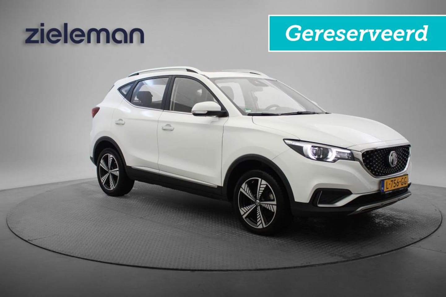MG ZS - Luxury 45 kWh - Panorama, Carplay, Leer, Camera, Stoelverw. SOH 91% GERESERVEERD - AutoWereld.nl