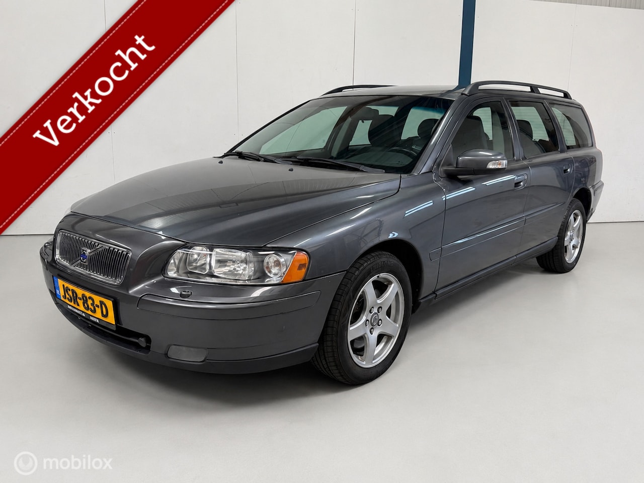 Volvo V70 - 2.5T AWD Edition AUTOMAAT - AutoWereld.nl