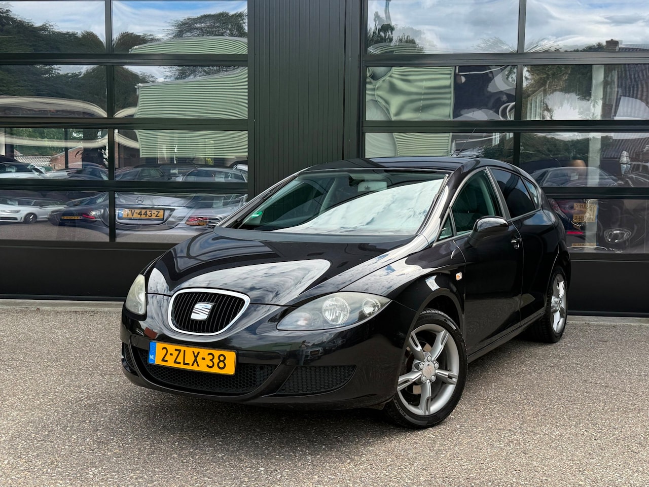 SEAT Leon - 1.6 Reference Airco Carplay Elektr. Ramen - AutoWereld.nl