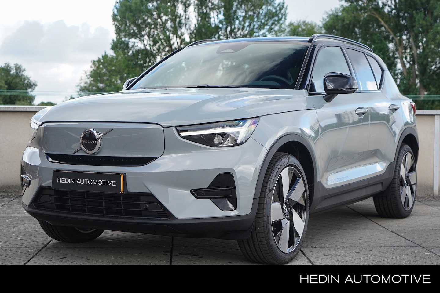 Volvo EX40 - Single Motor Extended Range Plus 82 kWh Panoramadak | Verwarmbare Voorstoelen + Stuurwiel - AutoWereld.nl