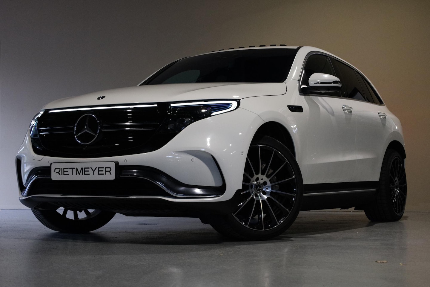 Mercedes-Benz EQC - 400 4MATIC Premium Plus 80 kWh |Pano |Burmester |HUD |360° |Memory |Sfeer |Stoel/Stuurverw - AutoWereld.nl