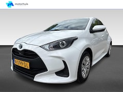 Toyota Yaris - 1.5 Hybrid Active Automaat | Navigatie | Achteruitrijcamera | CarPlay | | Achterbank in de