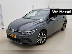 Volkswagen Golf - 1.0 eTSI Life | 110 PK | Automaat | Adaptieve Cruise Control | Trekhaak | Stoelverwarming