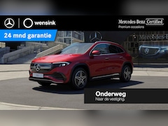 Mercedes-Benz EQA - 250 AMG Line 67 kWh | Panoramadak | Trekhaak | Stoelverwarming | Sfeerverlichting | Parkee