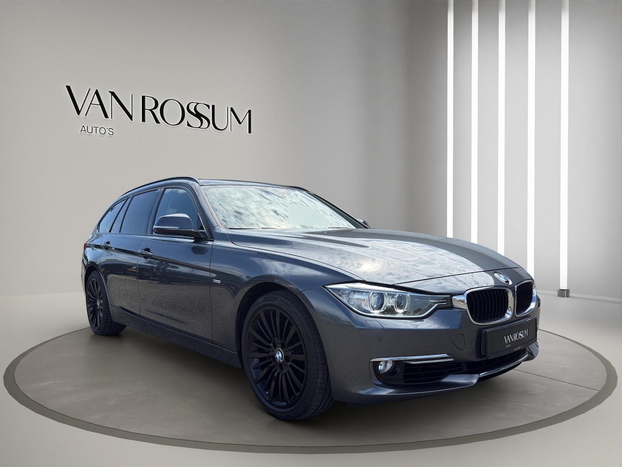 BMW 3-serie Touring - 335i High Executive Automaat | Stoelverw | Airco/Clima | 18"Velg | Cruise | 306 Pk | - AutoWereld.nl